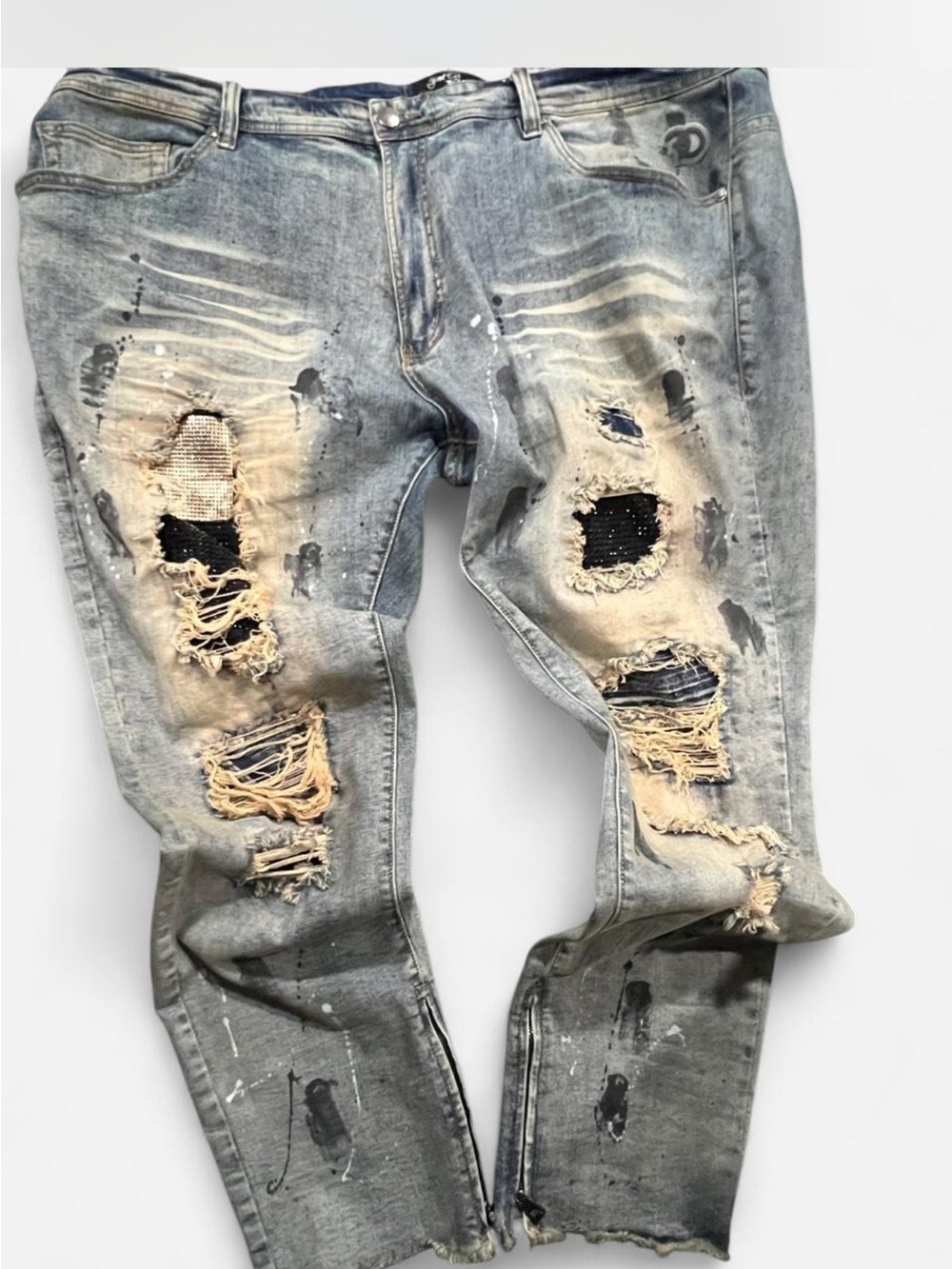 Men's Distressed Gray Straight Jeans with Ripped Detailing